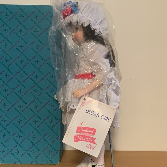 Vintage MADAME ALEXANDER DEGAS DOLL IN BOX - Picture 2 of 5